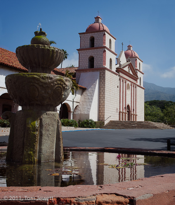 Fountain and fa&ccedil;ade -- a wall plaque at the entrance reads: &quot;Founded December 4, 1786; present church completed 1820...
